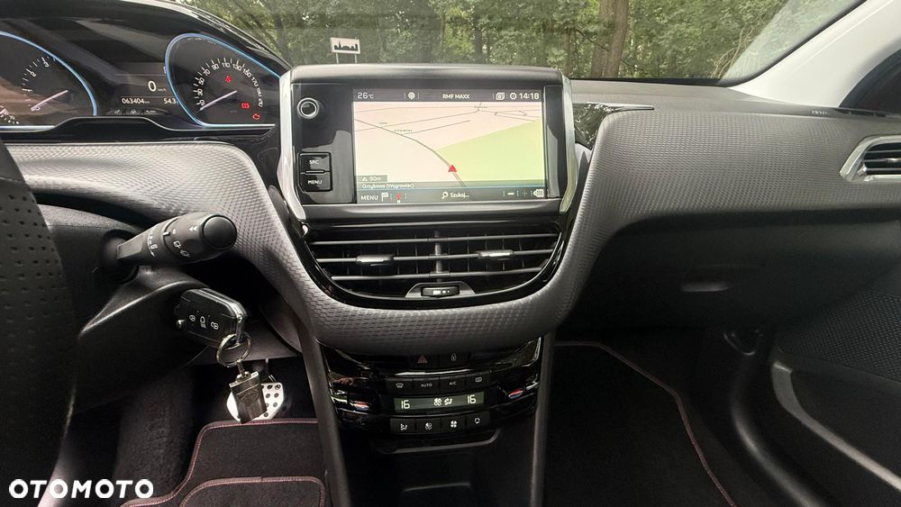 Peugeot 2008 PureTech 110 GPF Stop&Start EAT6 Style - 25