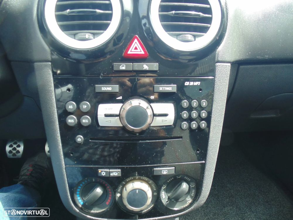 Opel Corsa 1.2 Black Edition 129g - 27