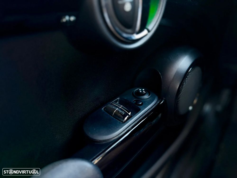 MINI 3 Portas Cooper D - 17