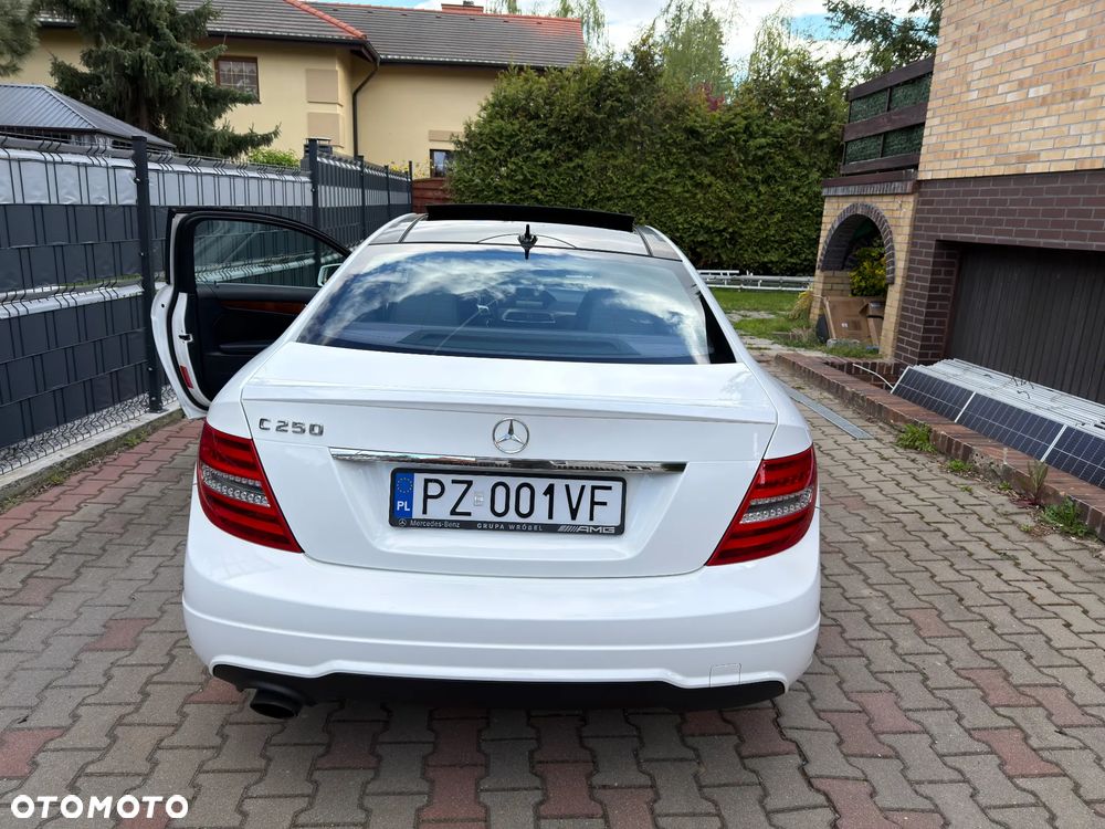 Mercedes-Benz Klasa C 250 7G-TRONIC Edition - 9