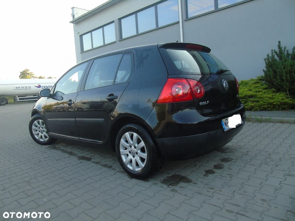 Volkswagen Golf - 1