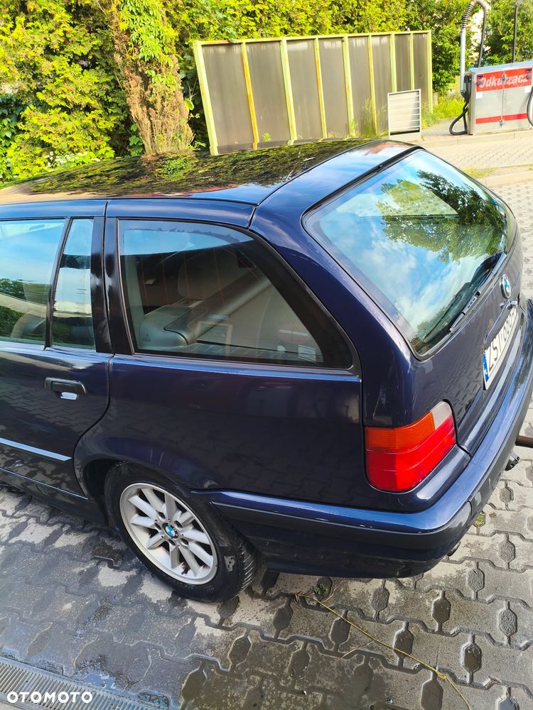 BMW Seria 3 318i - 9
