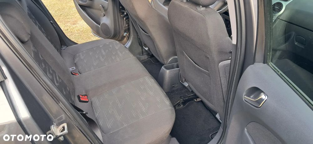 Opel Corsa 1.4 16V Satellite - 14