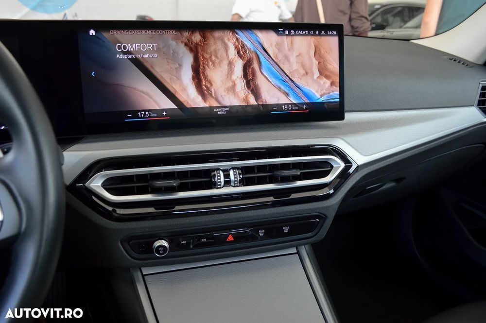 BMW Seria 3 320i AT - 33