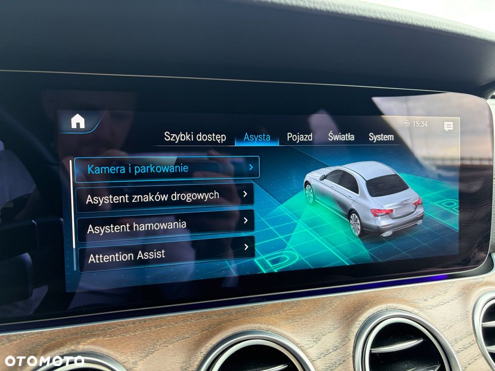 Mercedes-Benz Klasa E 220 d 4-Matic Exclusive - 31