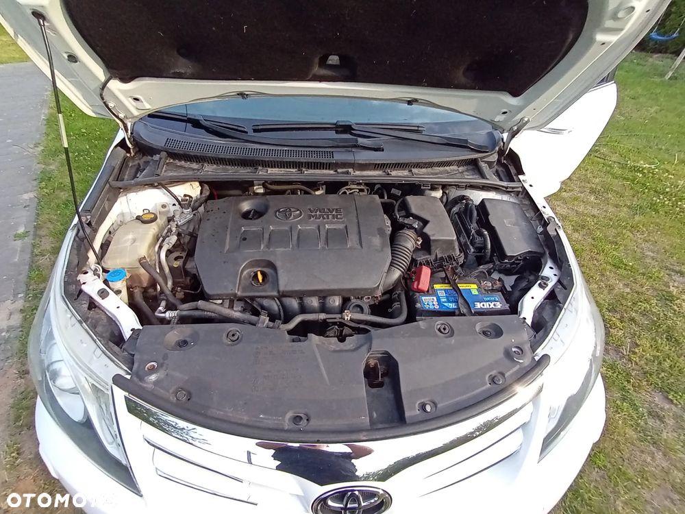 Toyota Avensis - 28