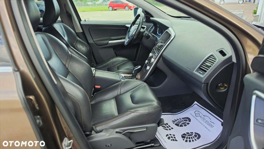 Volvo XC 60 D3 Geartronic Summum - 6