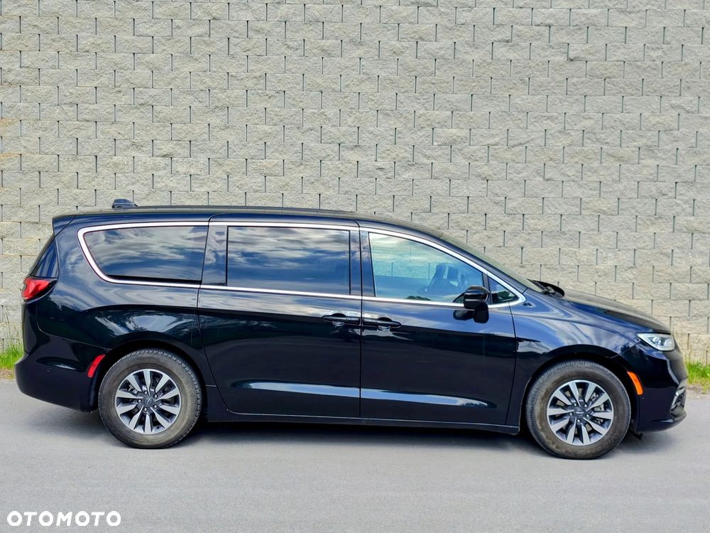 Chrysler Pacifica - 8