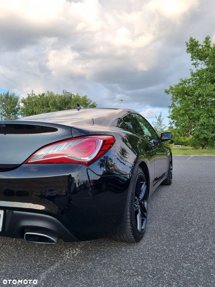 Hyundai Genesis Coupe 2.0 TCI Executive - 4
