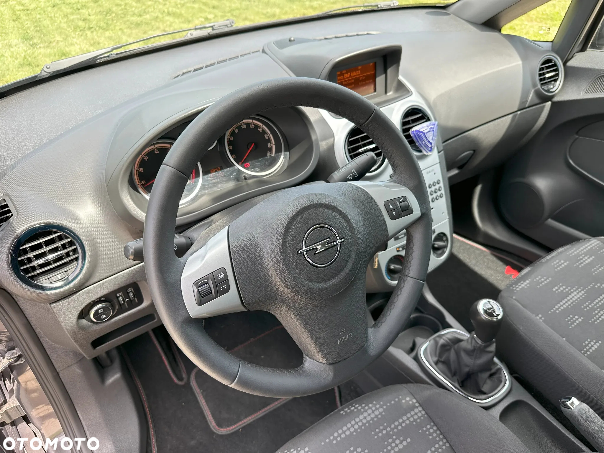 Opel Corsa 1.4 16V Satellite - 18