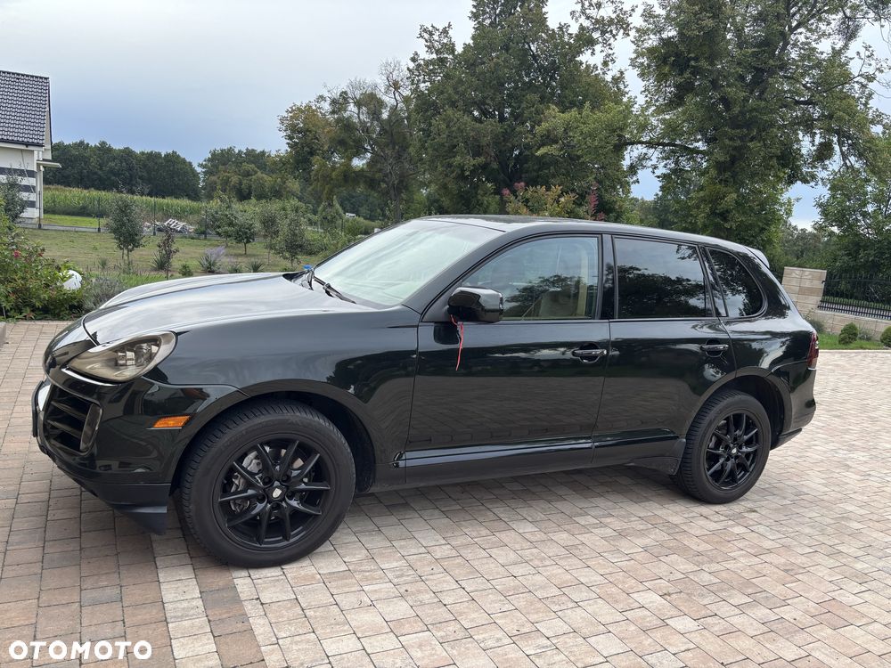 Porsche Cayenne - 1
