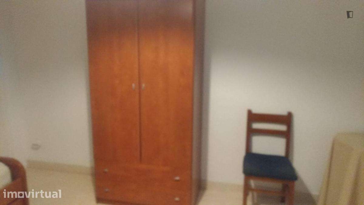Quarto - localizado em Estoril Lisbon - Grande imagem: 3/11