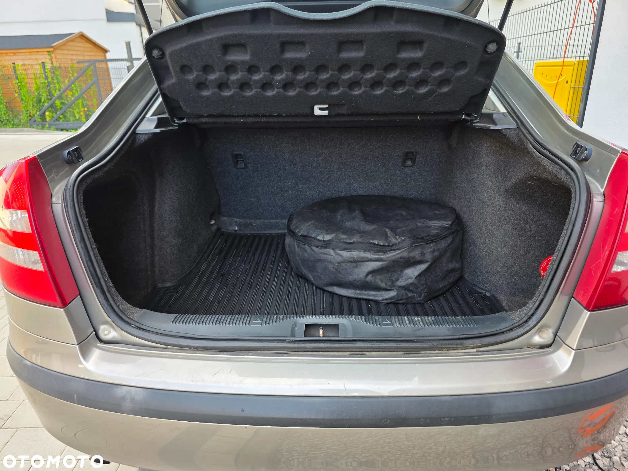 Skoda Octavia 1.6 Tour - 18
