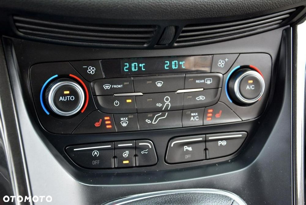 Ford Kuga 1.5 EcoBoost 2x4 Titanium - 25
