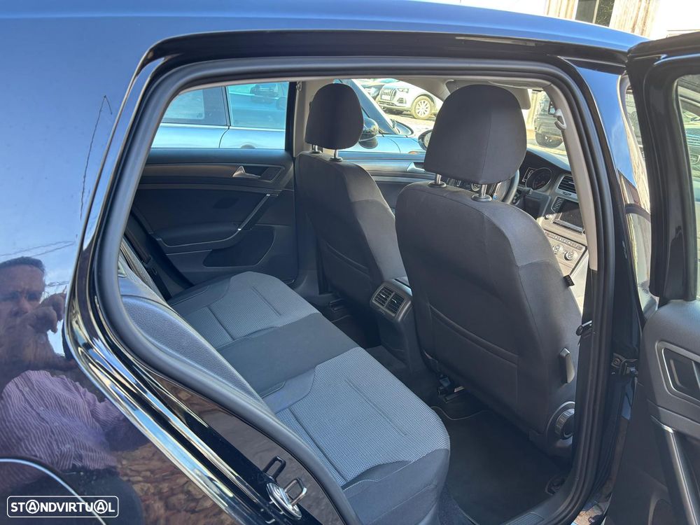 VW Golf - 5