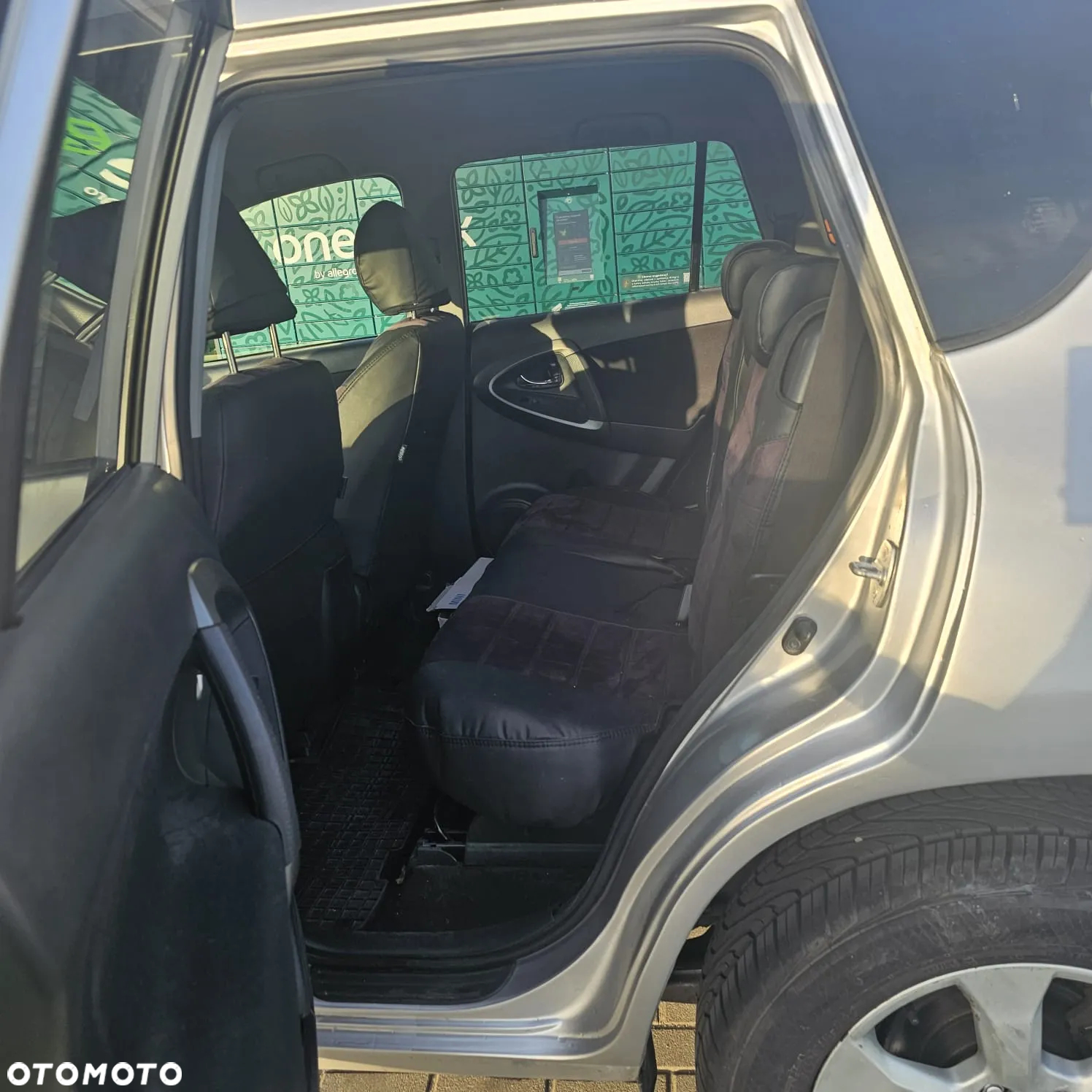 Toyota RAV4 - 6