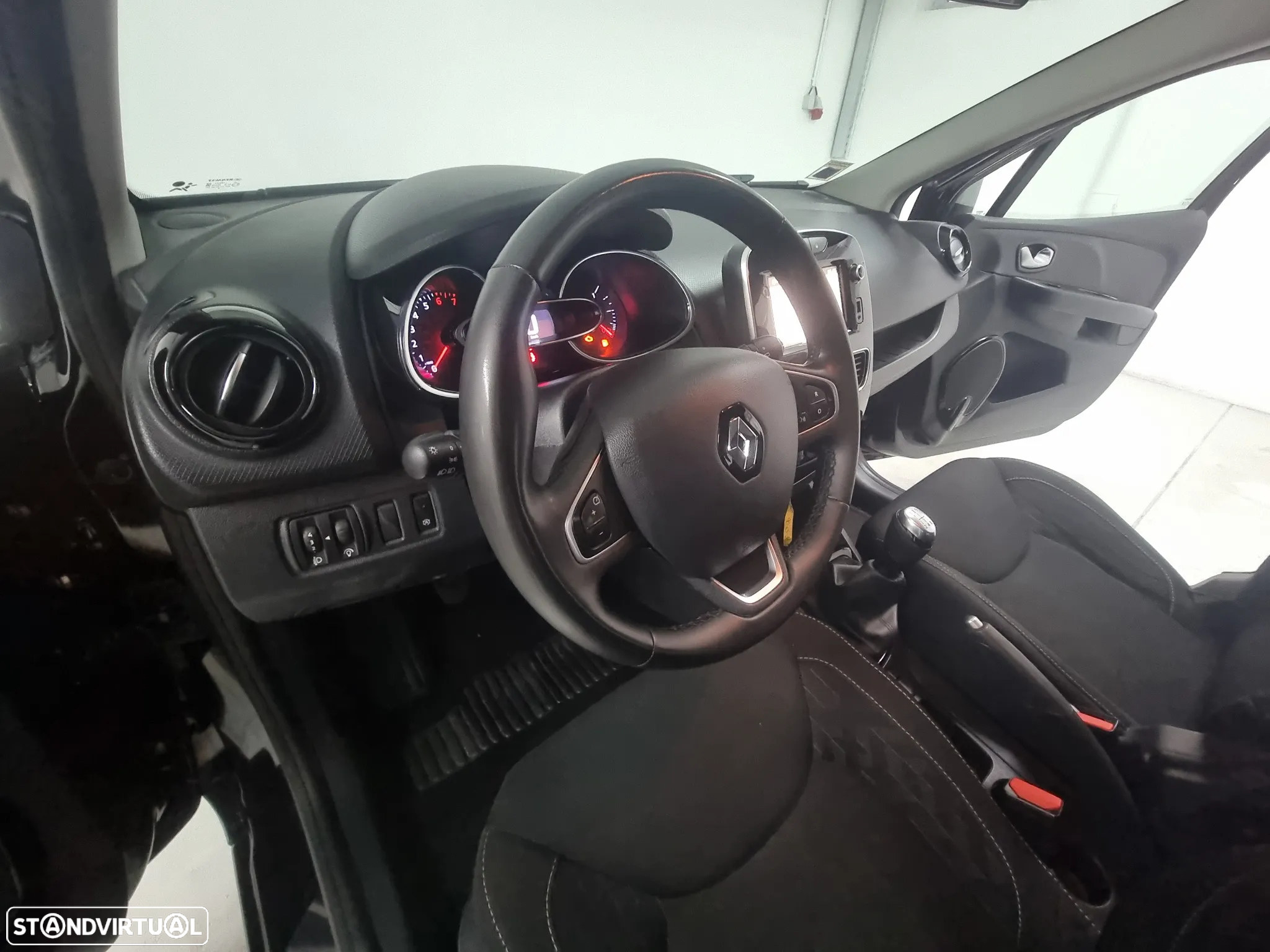 Renault Clio Sport Tourer 0.9 TCe Limited - 13