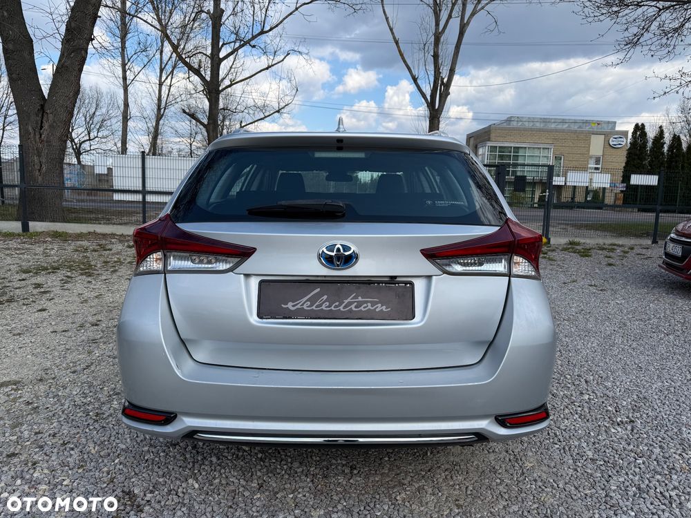 Toyota Auris Hybrid 135 Premium - 6