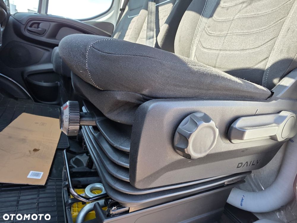 Iveco 35S18 10EP Międzynarodówka Ledy Skrzynia z Plandeką Silnik 3L 180KM - 8