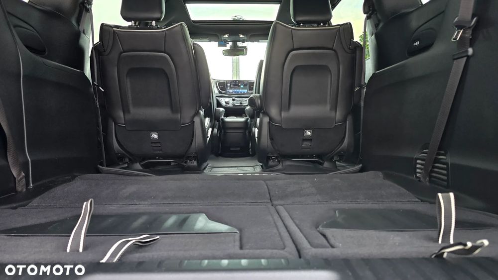 Chrysler Pacifica - 7