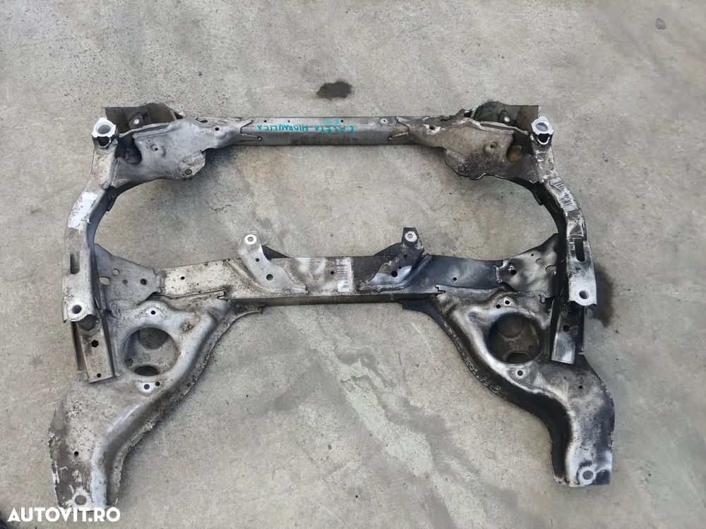 jug cadru motor  bmw seria 3 e90 320 d 2004-2012 - 3