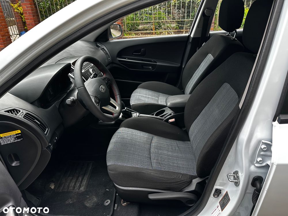 Kia Ceed 1.4 CVVT Attract - 9