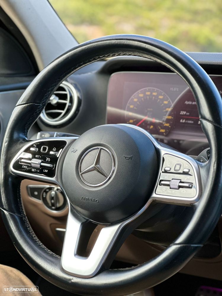 Mercedes-Benz E 220 d 4Matic 9G-TRONIC Avantgarde - 12