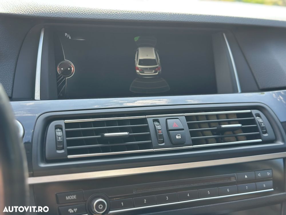 BMW Seria 5 525d xDrive AT - 32