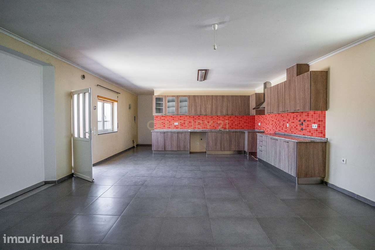 Oportunidade | Moradia T2 Funcional com Espaço Extra – Dagorda, Vermel - Grande imagem: 5/25