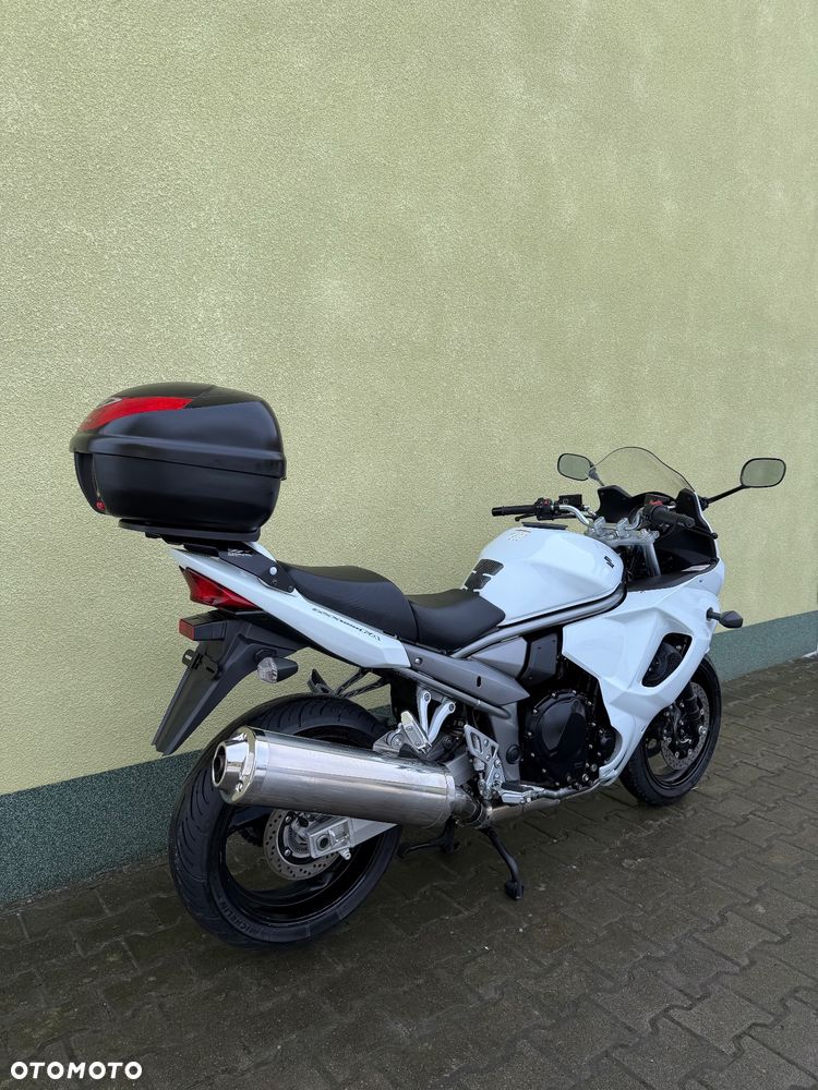 Suzuki GSX - 10