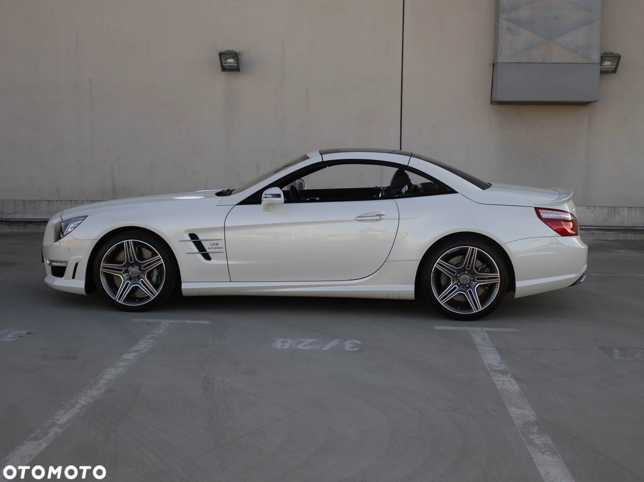 Mercedes-Benz SL 63 AMG - 12