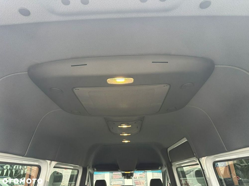 Mercedes-Benz Sprinter - 17