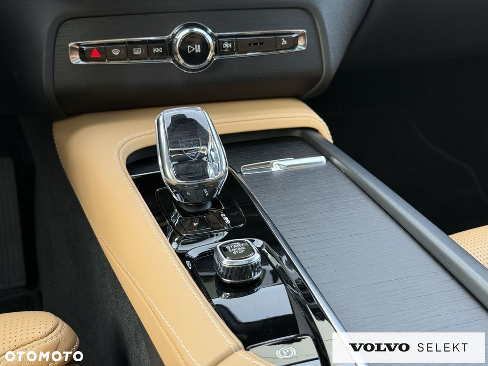 Volvo XC 90 - 21