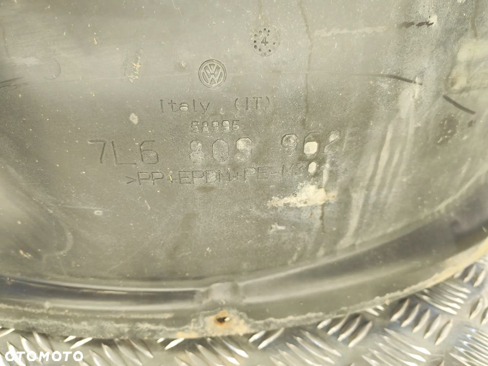 VW TOUAREG 7L 03-06R NADKOLE PRAWE PRZOD Z KRATKA PRZED LIFT ORYGINAL 7L6809962 - 9