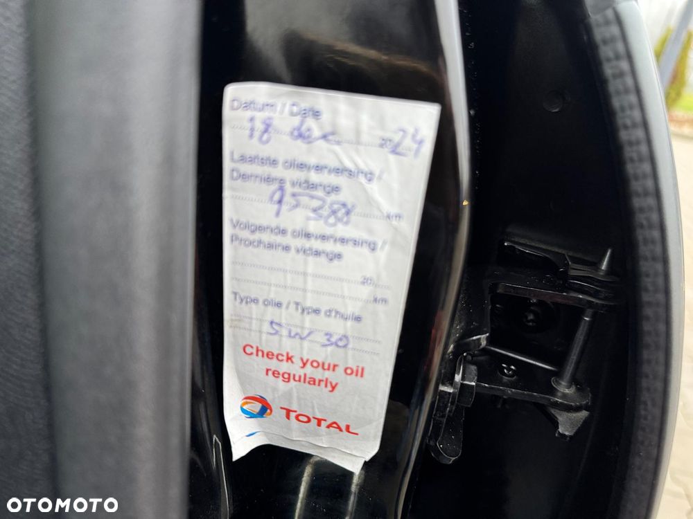 Peugeot 5008 BlueHDi 130 EAT8 Allure - 24