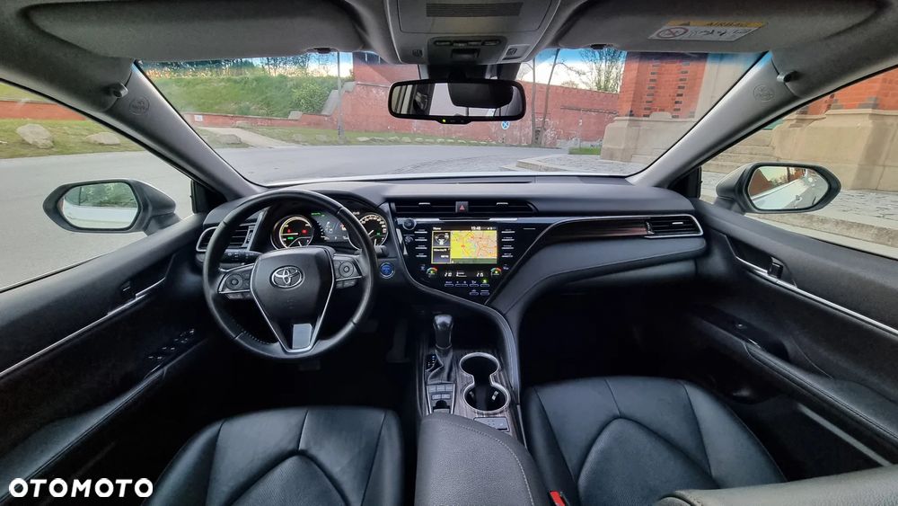Toyota Camry 2.5 Hybrid Executive CVT - 9