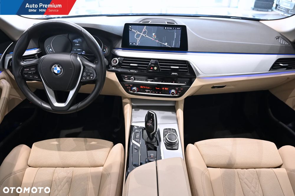 BMW Seria 5 518d - 14