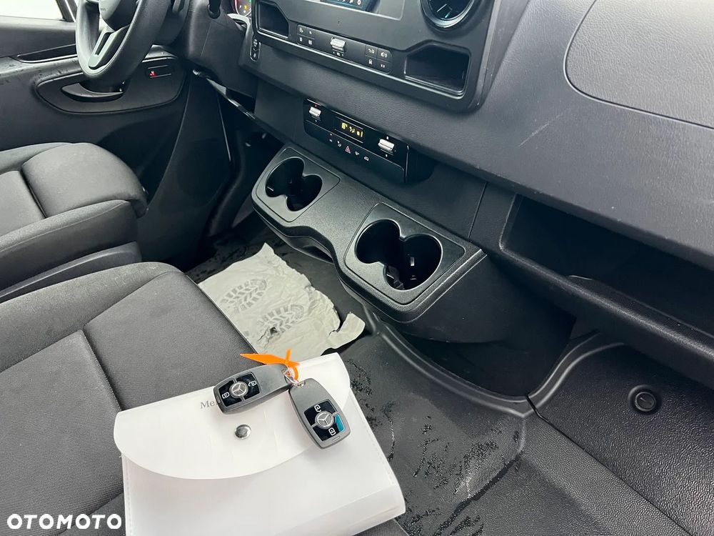 Mercedes-Benz Sprinter - 19