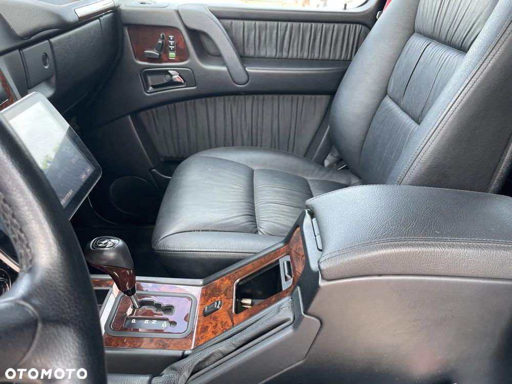 Mercedes-Benz Klasa G 500 L 7G-TRONIC - 26
