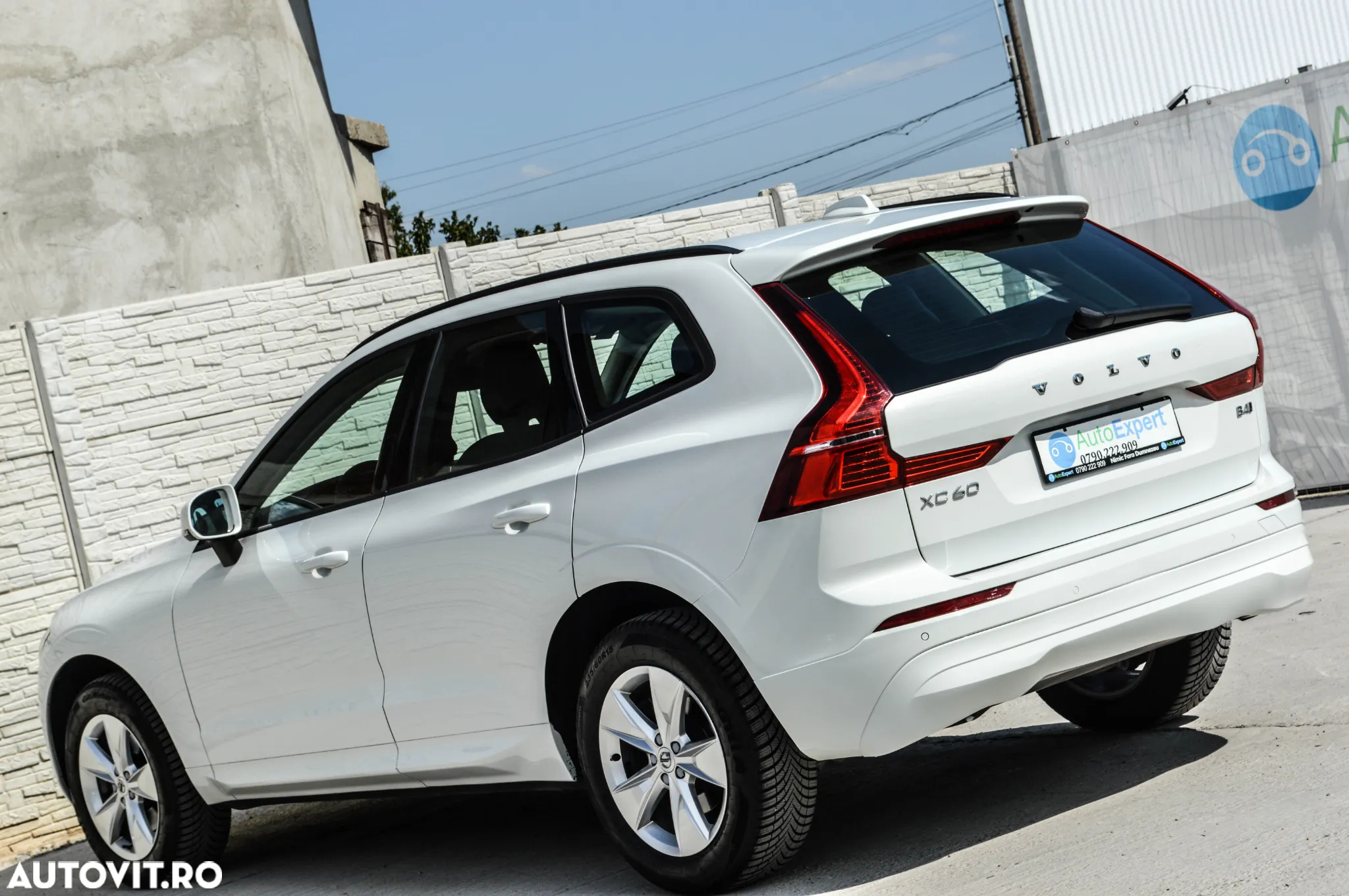Volvo XC 60 B4 MHEV AT AWD Core - 28