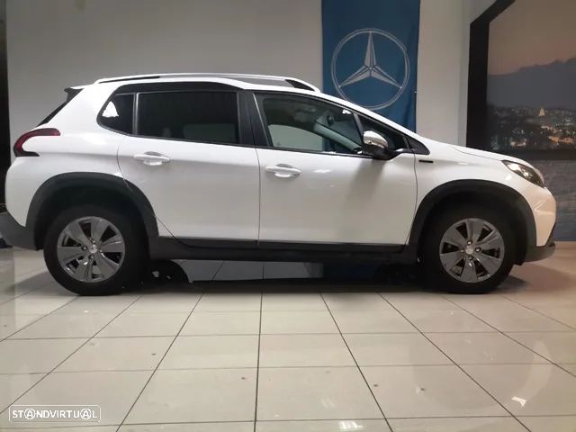 Peugeot 2008 1.5 BlueHDi Signature - 2