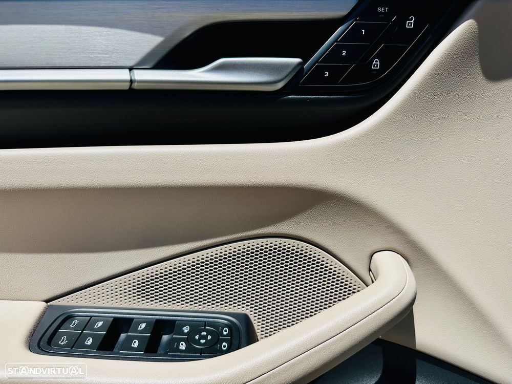 Porsche Macan Electric - 20