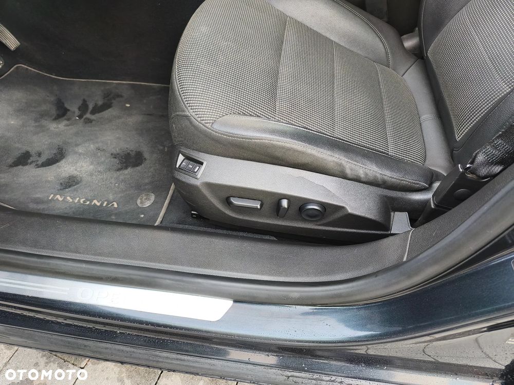 Opel Insignia - 22