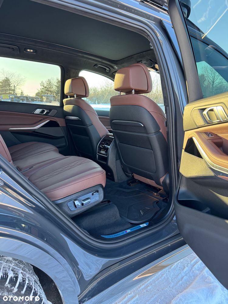 BMW X7 - 21