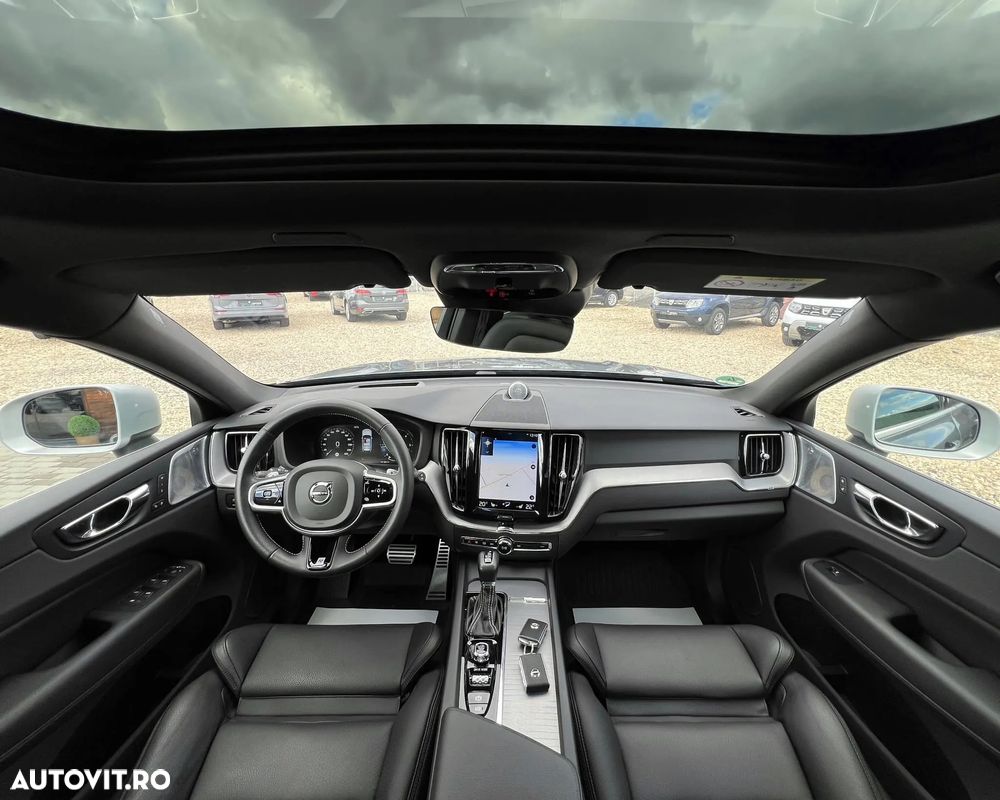 Volvo XC 60 D5 AWD R-Design - 3