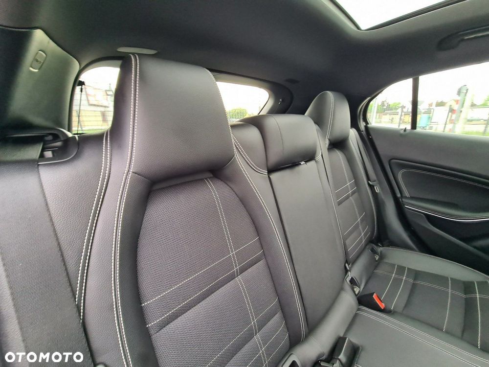 Mercedes-Benz GLA 200 Style - 27