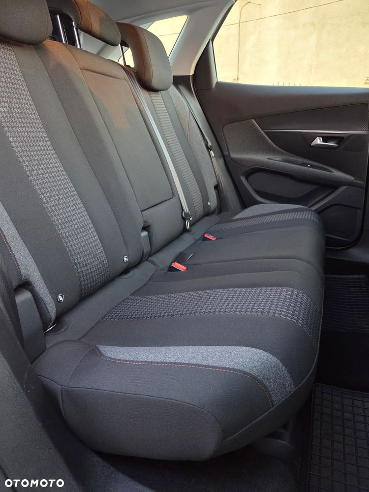 Peugeot 3008 1.2 PureTech Active Pack S&S - 19