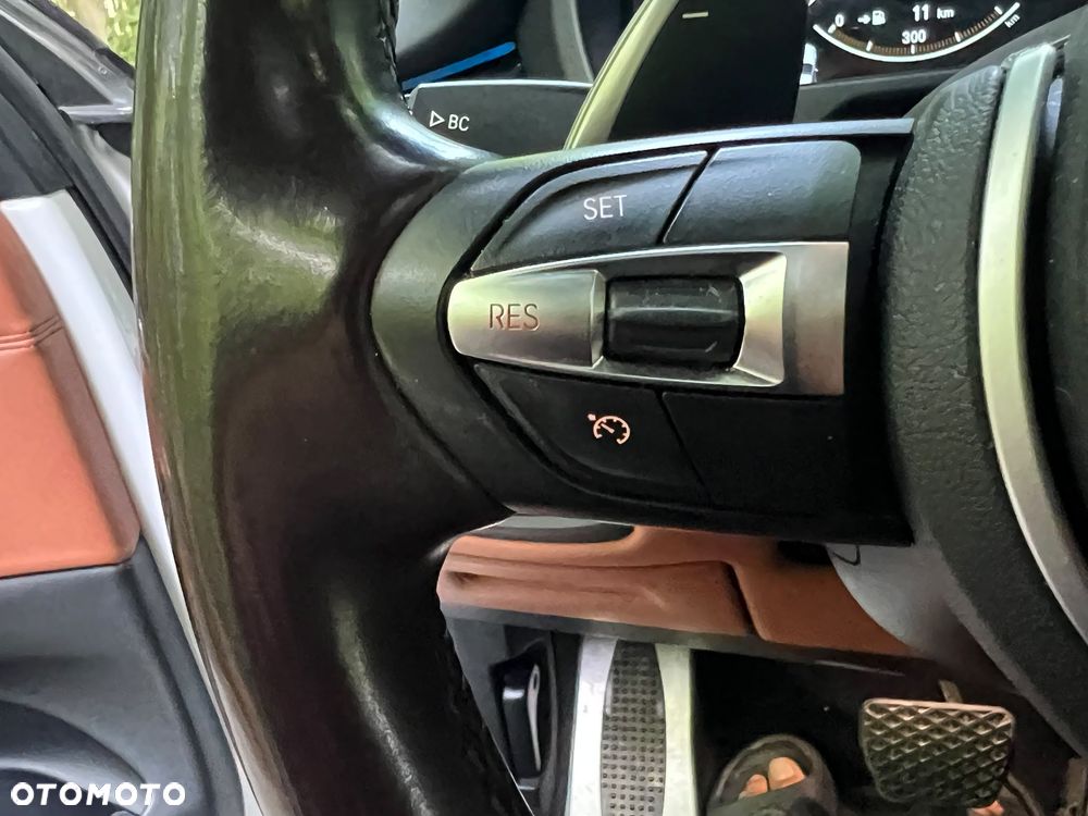 BMW X5 M M50i - 30