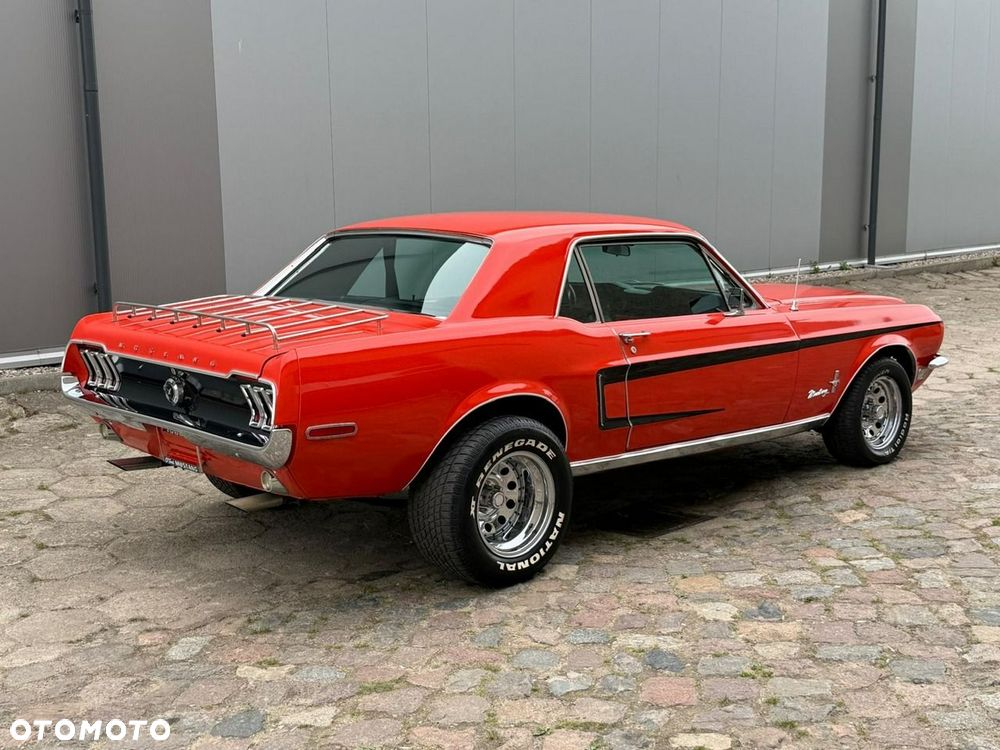 Ford Mustang - 4