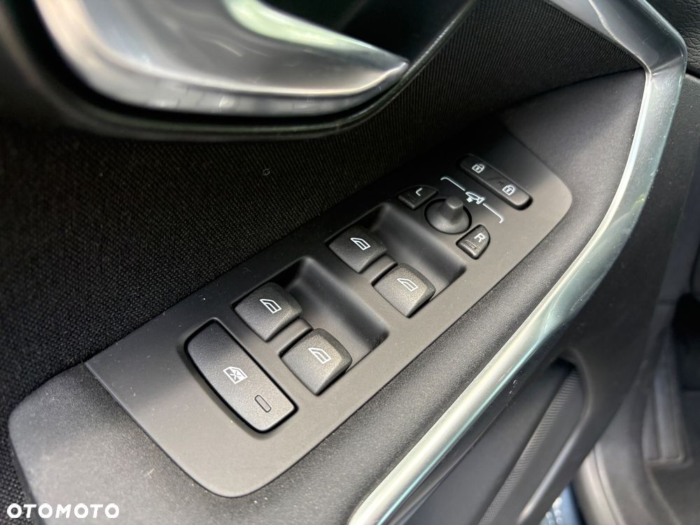Volvo V40 D2 Momentum - 16